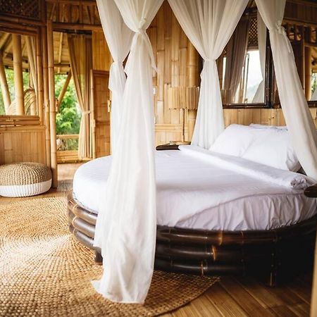 Вилла The Nude House Selat Экстерьер фото