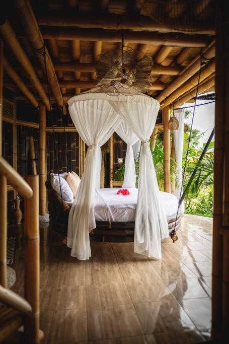 Вилла The Nude House Selat Экстерьер фото